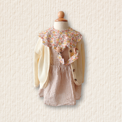 Scalloped Bib - Chestnut