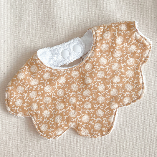 Mabel Scalloped Bib