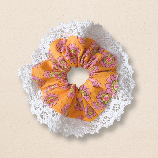 Lace Scrunchie - Rust